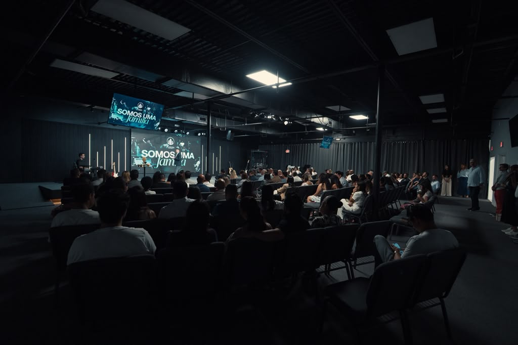 Comunidade reunida na AD Florida Church